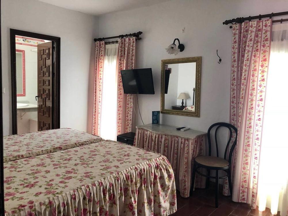 Hostal Gran Capitan Chipiona Exteriör bild