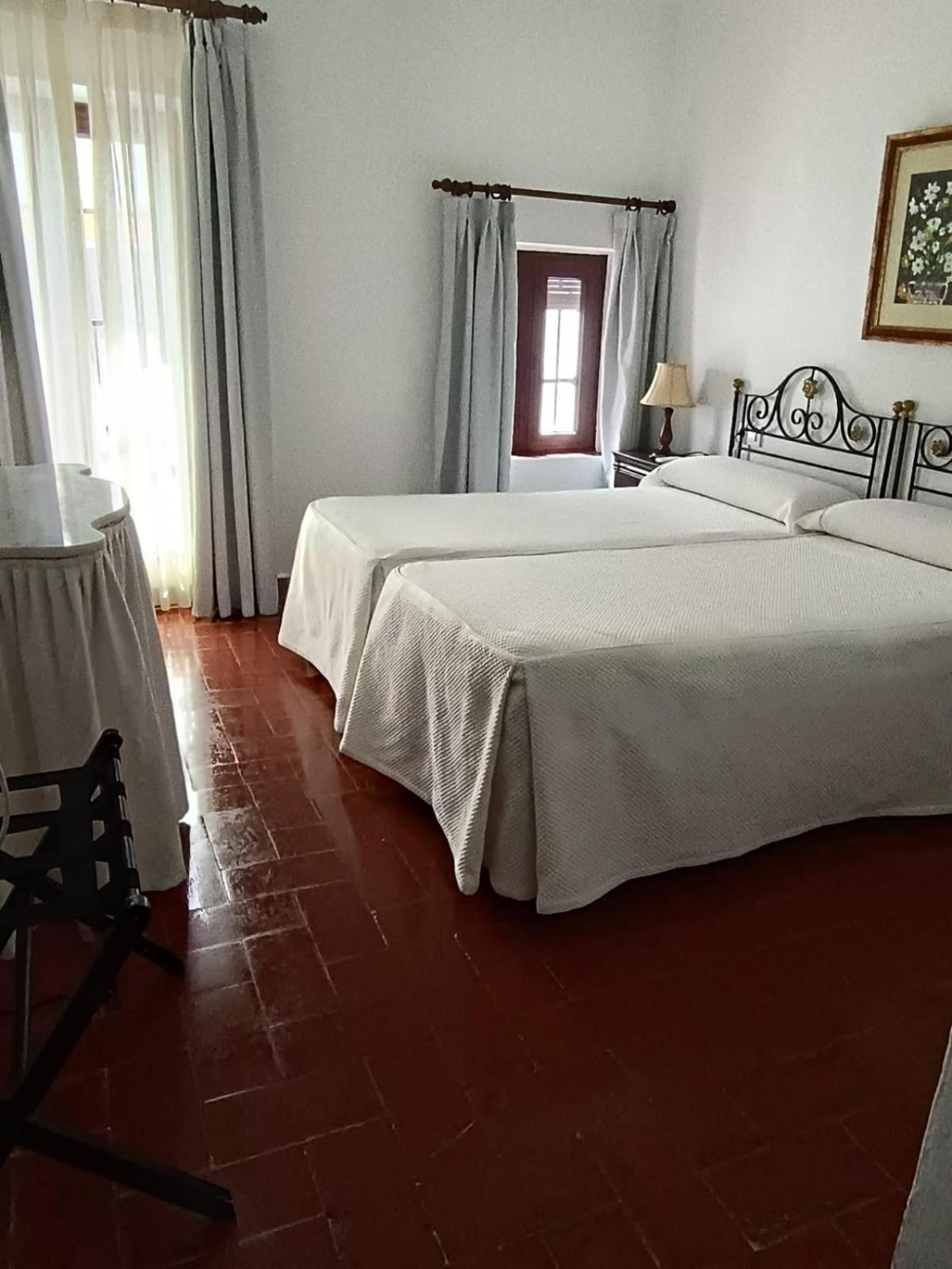 Hostal Gran Capitan Chipiona Exteriör bild